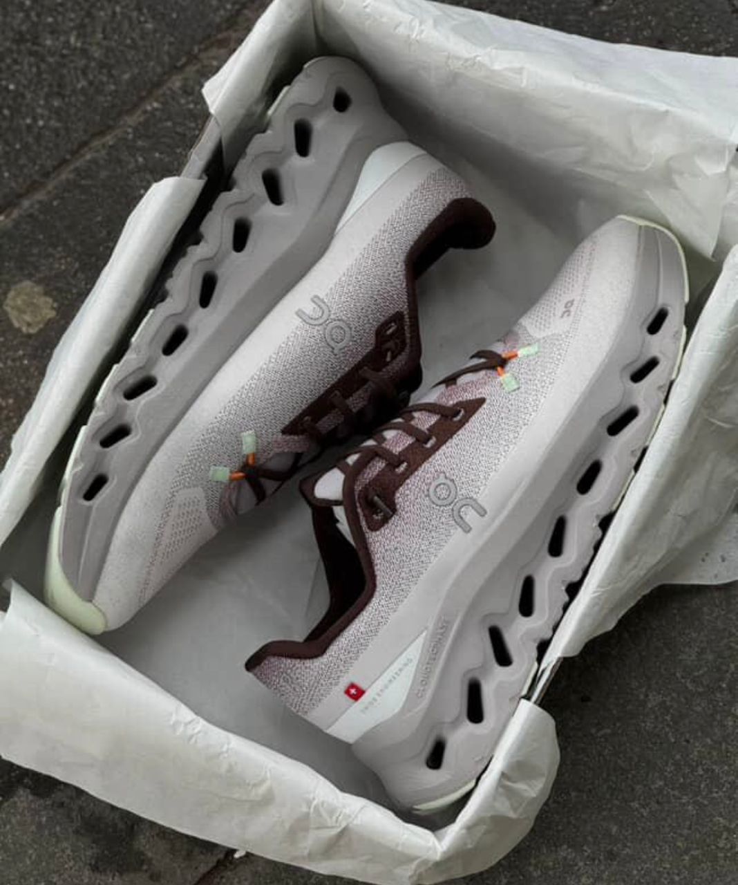 حذاء On Cloud — الراحة المطلقة والابتكار السويسري في كل خطوة: خفة، دعم، وتصميم عصري يخليك تعيش يومك بنشاط لا محدود!